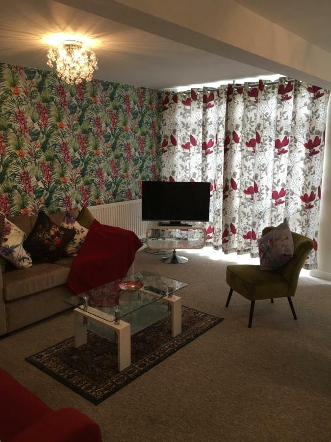 Apartment Homely & Cosy 3 Bed Birch Close House With Free Parking, Garden & Sleeps 8 Cambridge (Cambridgeshire)