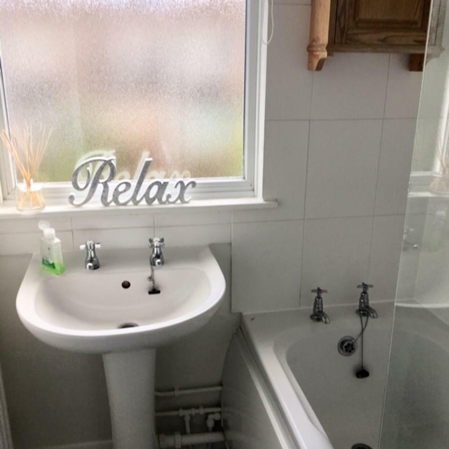 Apartment Homely & Cosy 3 Bed Birch Close House With Free Parking, Garden & Sleeps 8 Cambridge (Cambridgeshire)